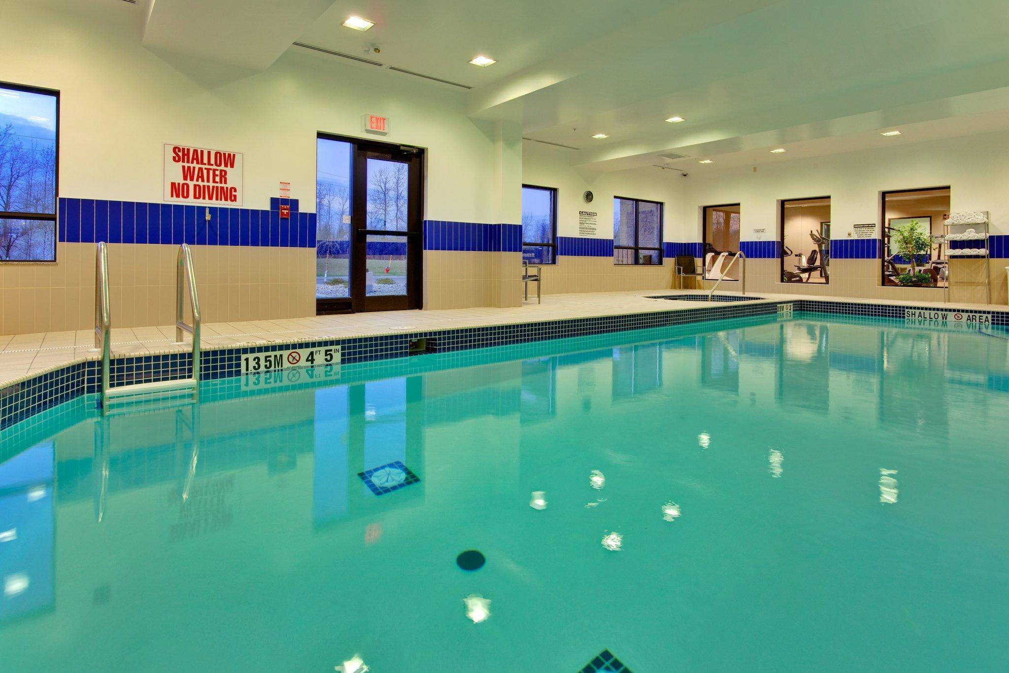 Holiday Inn Express Hotel & Suites Brockville By Ihg Exterior foto