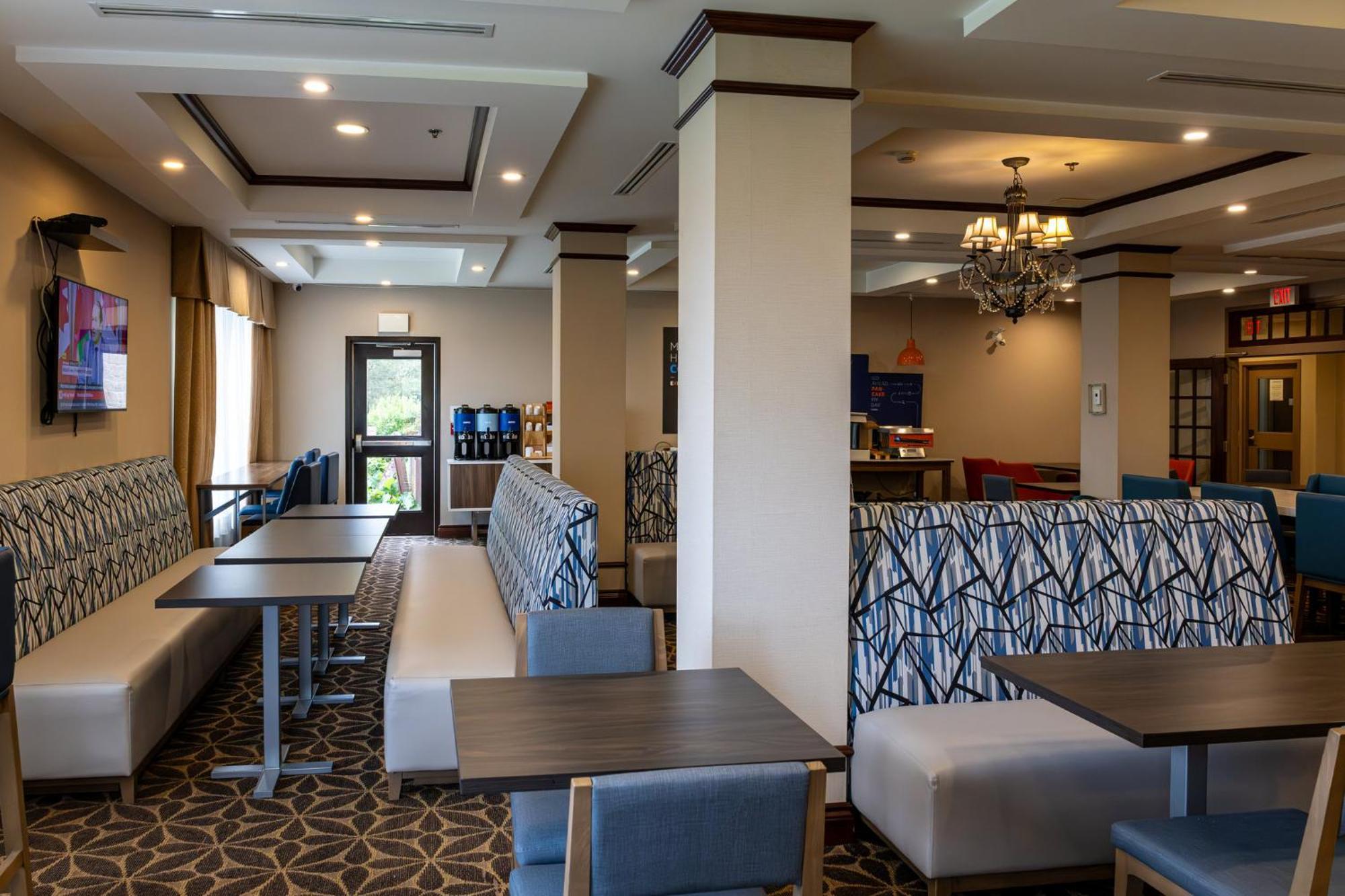 Holiday Inn Express Hotel & Suites Brockville By Ihg Exterior foto