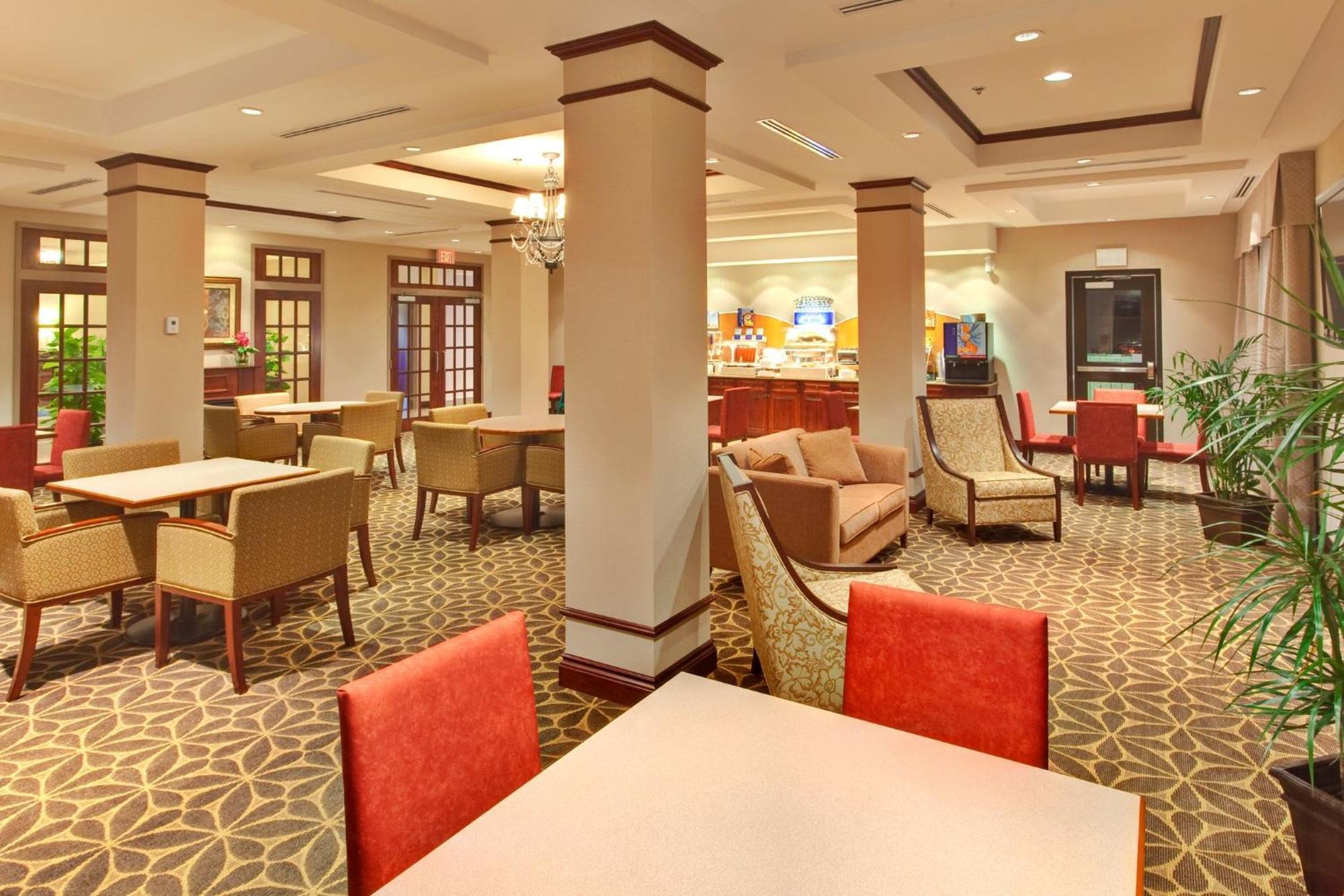 Holiday Inn Express Hotel & Suites Brockville By Ihg Exterior foto